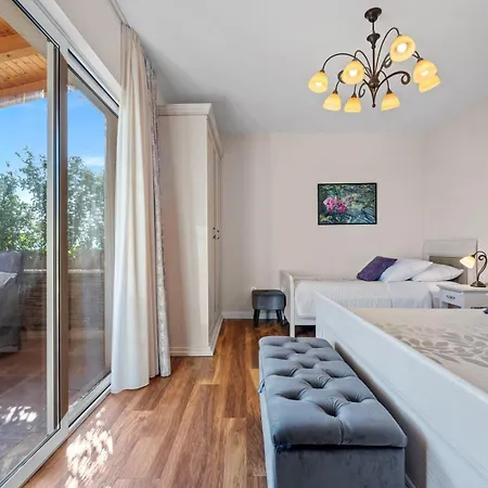 Antura With Private Heated 50sqm Pool, 3 Bedrooms, 3 Bathrooms, And Gym