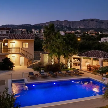 Antura With Private Heated 50sqm Pool, 3 Bedrooms, 3 Bathrooms, And Gym * Žrnovnica