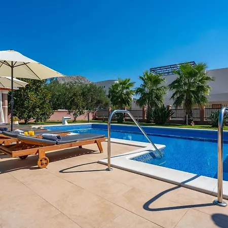 Antura With Private Heated 50sqm Pool, 3 Bedrooms, 3 Bathrooms, And Gym Zrnovnica