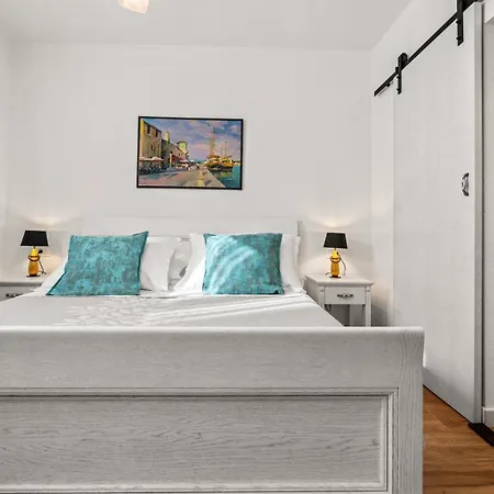 Antura With Private Heated 50sqm Pool, 3 Bedrooms, 3 Bathrooms, And Gym *