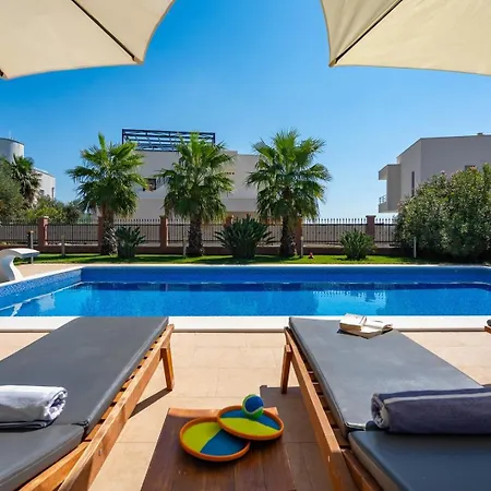 Villa Antura With Private Heated 50sqm Pool, 3 Bedrooms, 3 Bathrooms, And Gym *