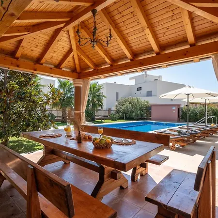 Antura With Private Heated 50sqm Pool, 3 Bedrooms, 3 Bathrooms, And Gym *